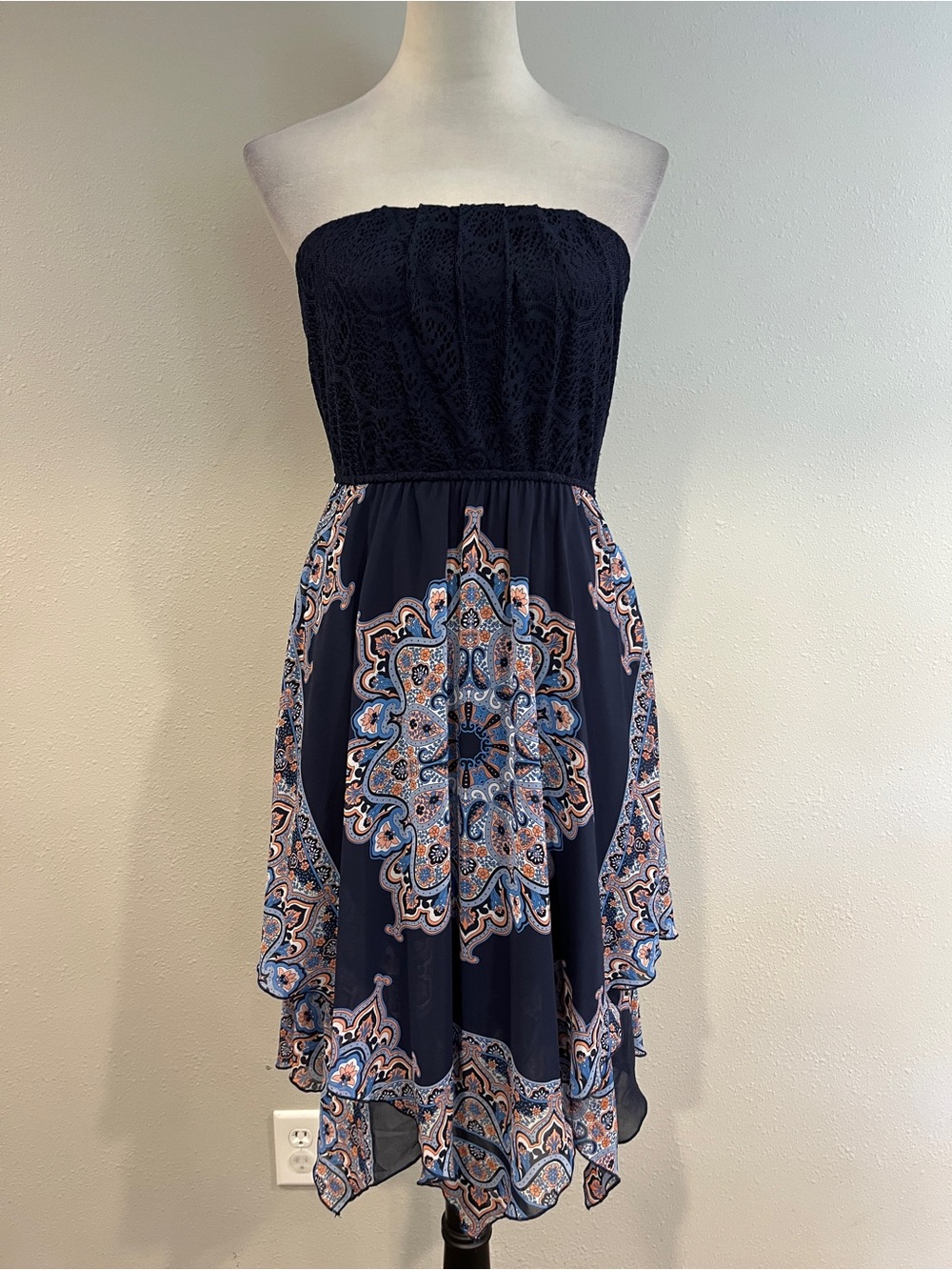 Maurice’s Strapless Navy‎ Blue Medallion Print Dress size small